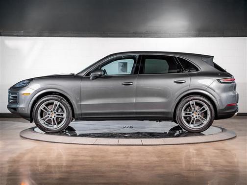 2024 Porsche Cayenne DEMO