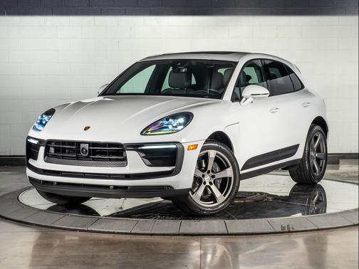 2026 Porsche Macan Base
