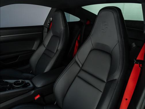 2025 Porsche 911 Carrera