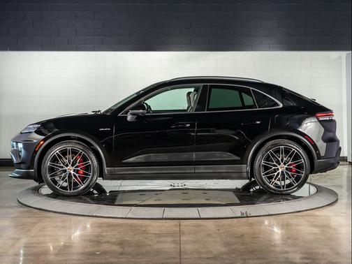 2025 Porsche Macan 4S