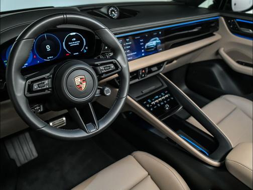 2025 Porsche Macan 4S