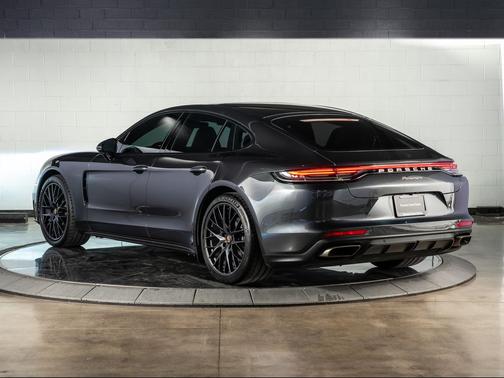 Volcano Grey Metallic 2021 Porsche Panamera Base