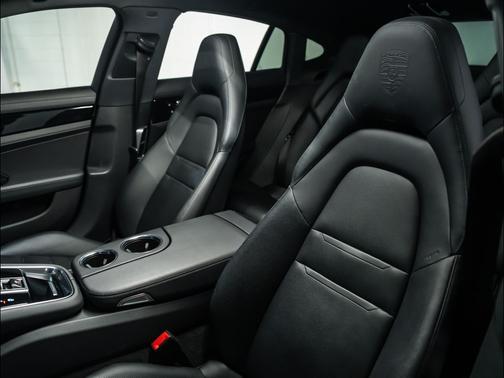 Volcano Grey Metallic 2021 Porsche Panamera Base