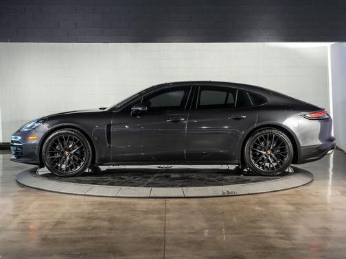 Volcano Grey Metallic 2021 Porsche Panamera Base