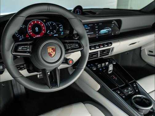 2026 Porsche 911 Carrera 4S Cabriolet