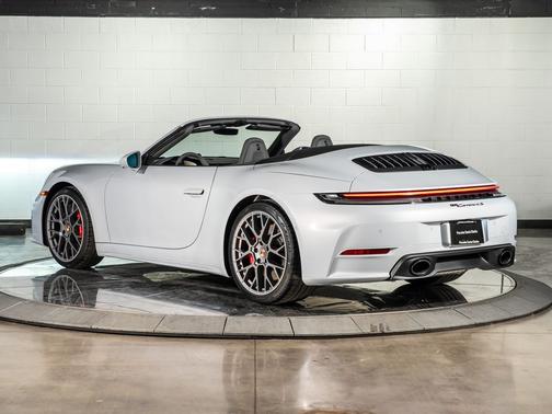 2026 Porsche 911 Carrera 4S Cabriolet