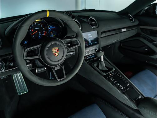 2025 Porsche 718 Cayman GT4 RS