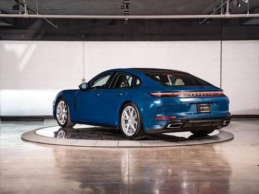 2025 Porsche Panamera Base