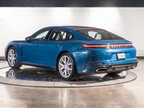 2025 Porsche Panamera Base