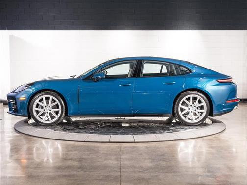2025 Porsche Panamera Base
