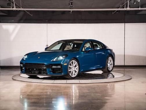 2025 Porsche Panamera Base