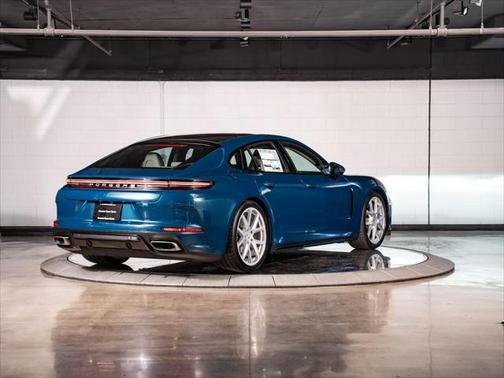 2025 Porsche Panamera Base