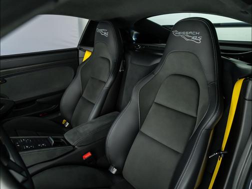 2025 Porsche 718 Cayman GT4 RS