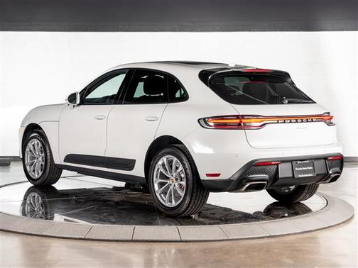2025 Porsche Macan Base