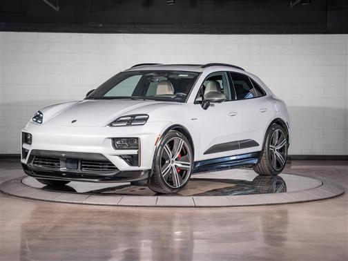 2024 Porsche Macan Turbo