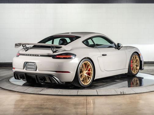 2023 Porsche 718 Cayman GT4