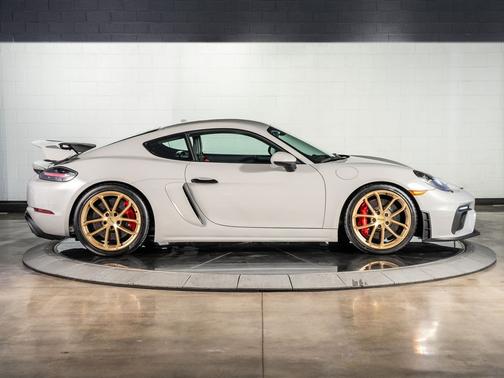 2023 Porsche 718 Cayman GT4