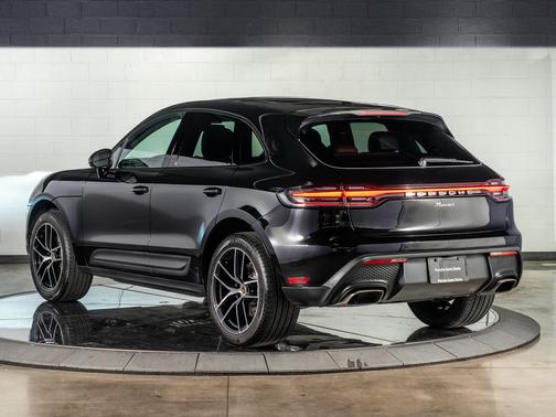 2025 Porsche Macan Base