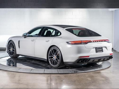 2023 Porsche Panamera Platinum Edition