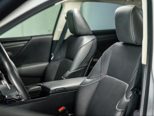 Eminent White Pearl 2022 Lexus ES 350 Base