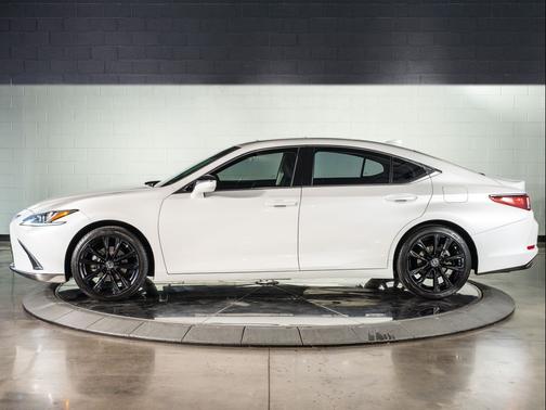 Eminent White Pearl 2022 Lexus ES 350 Base
