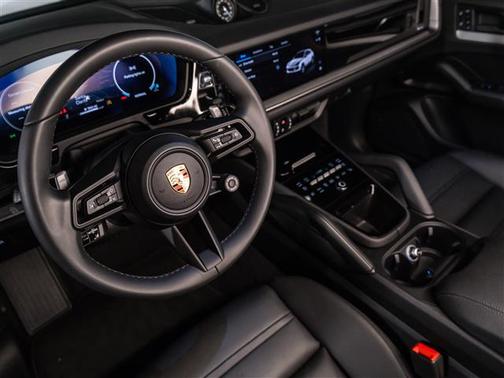 2025 Porsche Cayenne Base