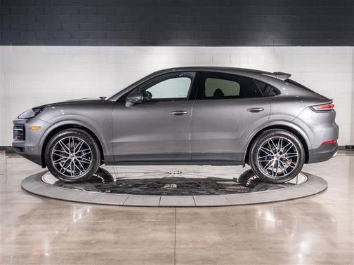 2025 Porsche Cayenne Base