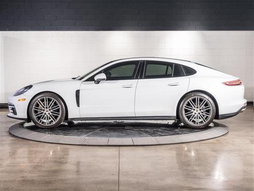 2018 Porsche Panamera 4S