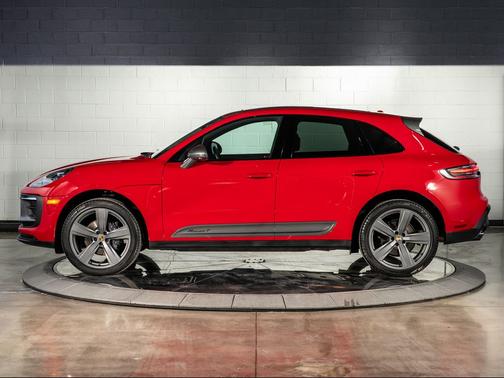 2025 Porsche Macan T