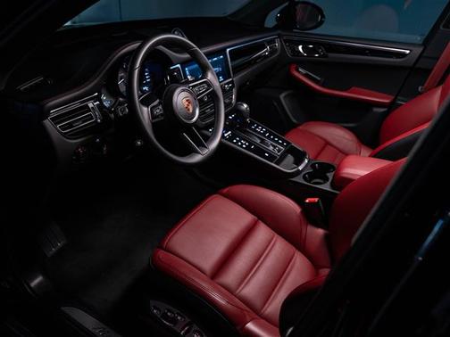 2025 Porsche Macan Base