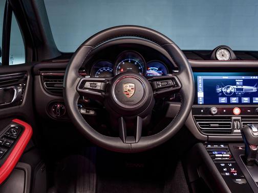 2025 Porsche Macan Base