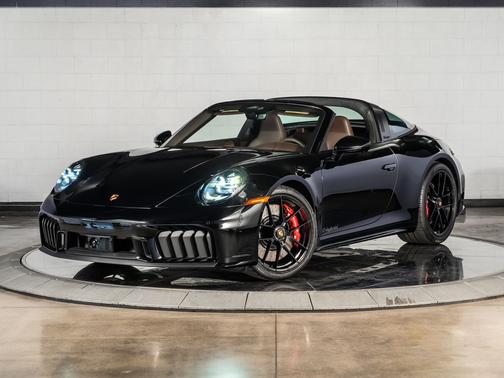 BLACK 2026 Porsche 911 Targa 4 GTS