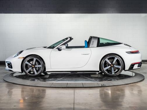 2024 Porsche 911 Targa 4
