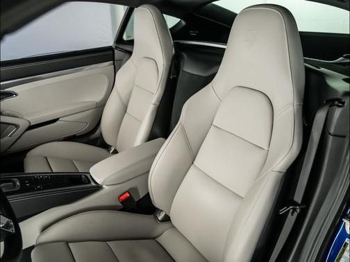 2025 Porsche 718 Cayman BASE