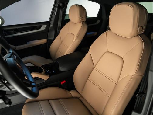 WHITE 2026 Porsche Cayenne Cayenne