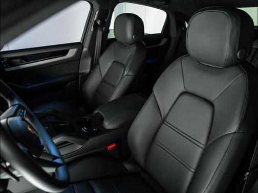 Vanadium Grey Metallic 2026 Porsche Cayenne Cayenne