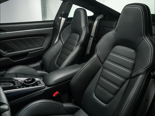 2025 Porsche 911 Turbo S