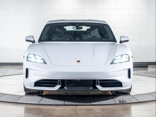 2025 Porsche Taycan 4