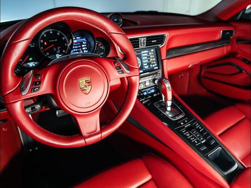 GT Silver Metallic 2014 Porsche 911 Turbo S