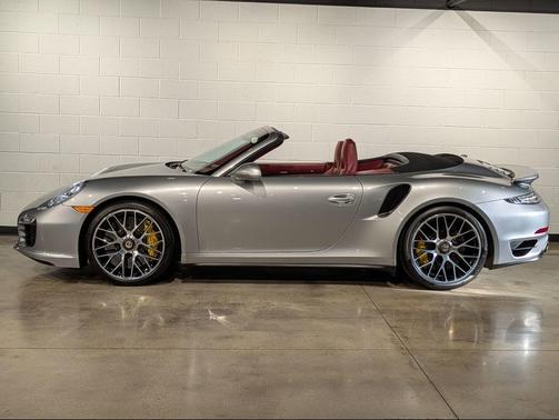 GT Silver Metallic 2014 Porsche 911 Turbo S
