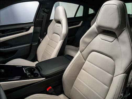 2026 Porsche Panamera 4 E-Hybrid