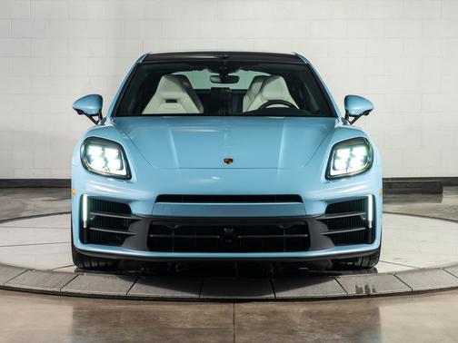 2026 Porsche Panamera 4 E-Hybrid