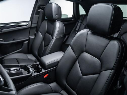 2025 Porsche Macan S