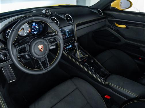 2025 Porsche 718 Cayman GT4 RS