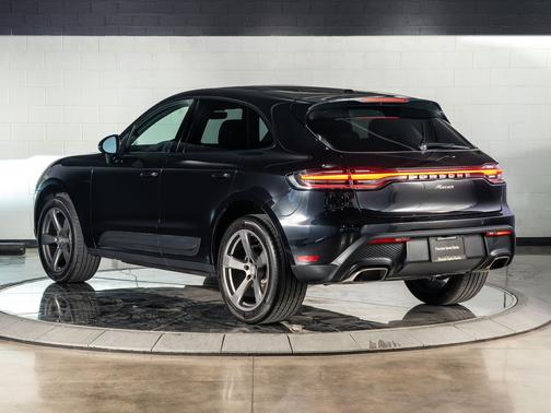 Jet Black Metallic 2026 Porsche Macan Macan