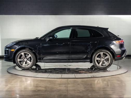 Jet Black Metallic 2026 Porsche Macan Macan