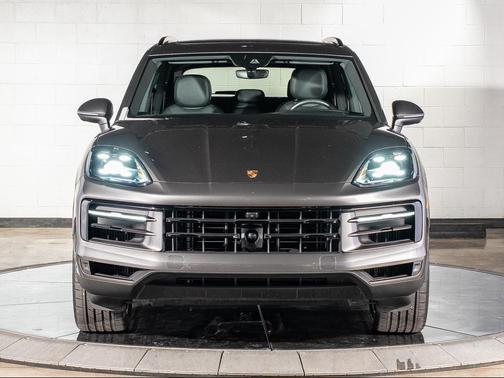 2025 Porsche Cayenne Base