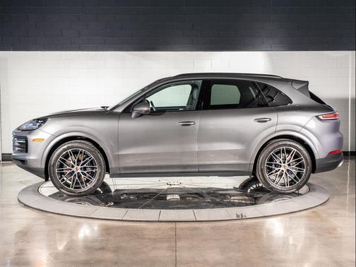 2025 Porsche Cayenne Base
