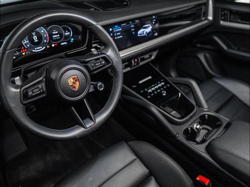 2025 Porsche Cayenne Base