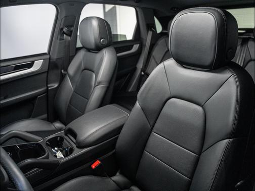 2025 Porsche Cayenne Base